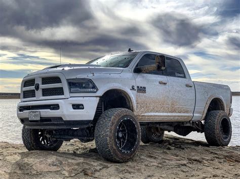 Meet the White Ghost – Lifted 2017 Dodge Ram 2500 Laramie on 37s ...