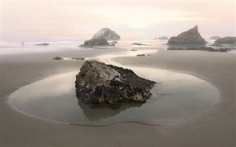 Dramatic Pictures of Bandon Beach - Franklin Arts