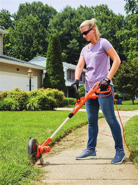 How To Choose a String Trimmer | HGTV