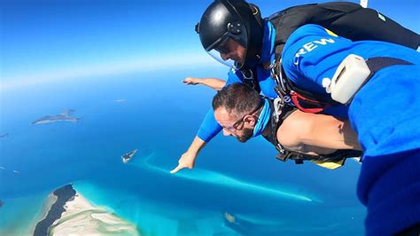 Skydiving Airlie Beach | 15,000ft Skydive Over Whitsundays