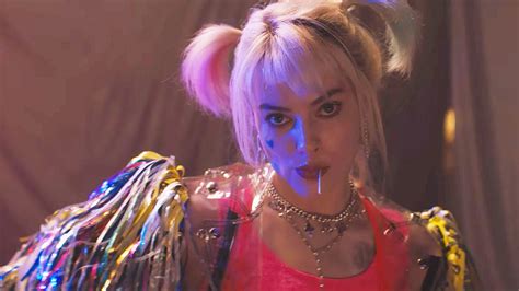 Margot Robbie Has a New Look for Harley Quinn in the 'Birds of Prey ...