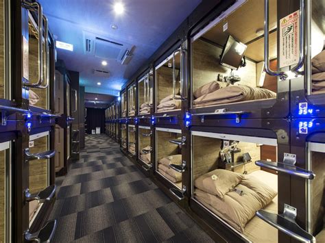 Capsule Hotel Tokyo Ginza - Curtis Jones Kapsels