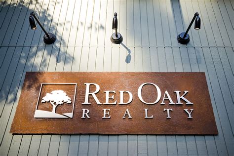 Red Oak Realty | Backlit signs, Business signs, Sign design