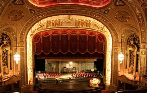 Rialto Square Theatre in Joliet, IL - Cinema Treasures | Theatre ...