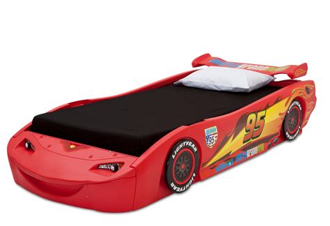 Amazon.com: Delta Children Cars Lightning Mcqueen Twin Bed with Lights ...