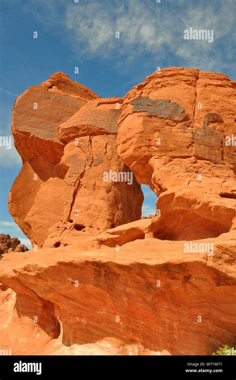 valley of fire in nevada Stock Photo - Alamy