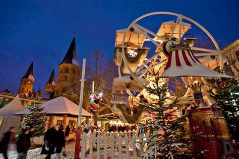 Kaiserslautern Christmas market features vendors, musicians ...