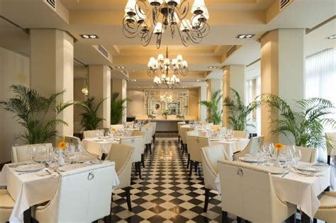 THE ROCK HOTEL RESTAURANT, Gibraltar - Updated 2024 Restaurant Reviews ...