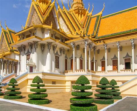 Royal Palace in Phnom Penh stock foto. Image of traditie - 73489150