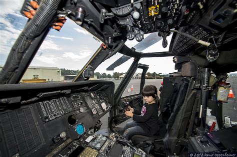 Cockpit of Sikorsky UH-60 Black Hawk Helicopter | Cockpit of… | Flickr