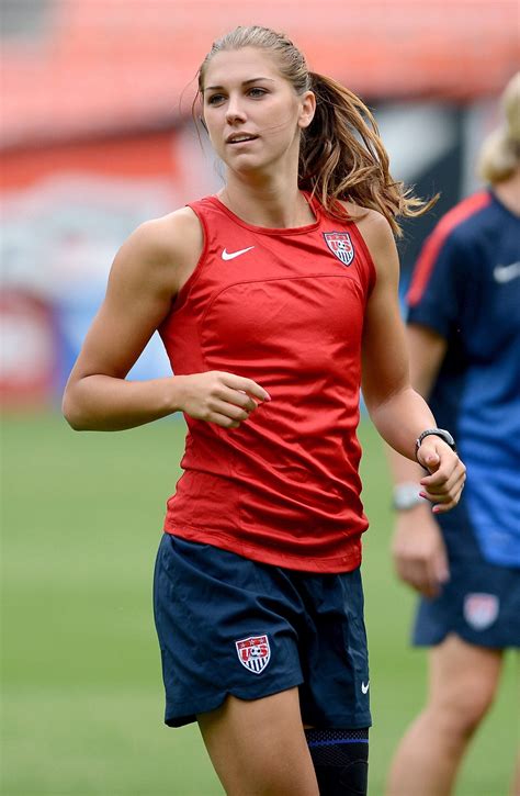 Alex Morgan, US Gold Medalist and World Cup Champion 2011 : r/Celebs