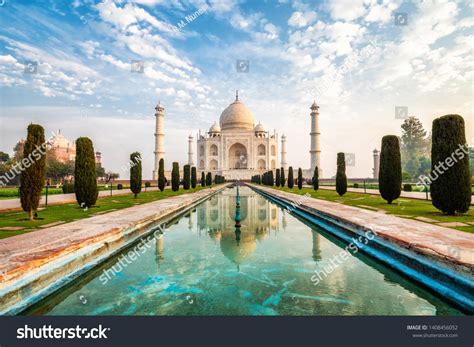 Taj mahal reflection Images, Stock Photos & Vectors | Shutterstock