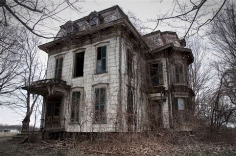 18 Frightening Photos of Northeastern Ohio's Haunted Helltown ...