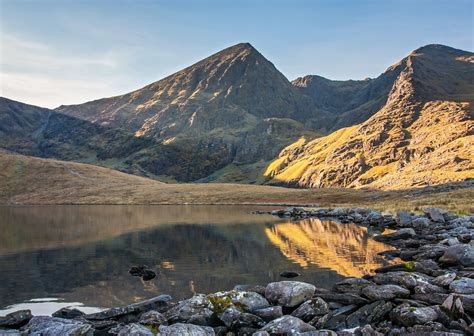 How to Hike the Highest Mountain in Ireland, Carrauntoohil