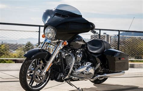 Street Glide 2019 Harley-Davidson Touring Bike - Price Review Specs