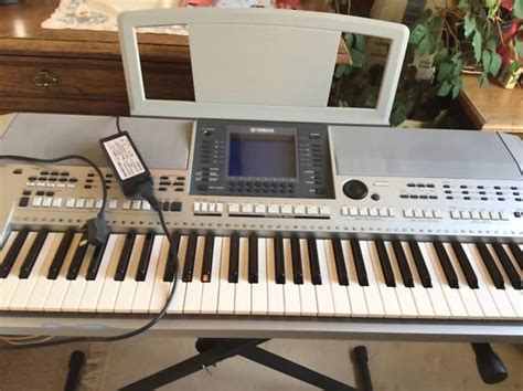 Yamaha PSR S700 Electronic Arranger Keyboard | Reverb