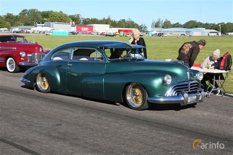 Oldsmobile Custom Cruiser 98 Club Sedan 4.2 Hydra-Matic, 112hp, 1947