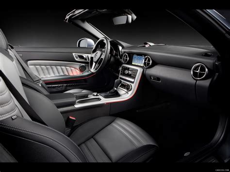 Mercedes-Benz SLK (2012) - Interior | Caricos