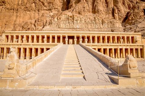 The Ancient Egypt: The second courtyard of Hatshepsut's Temple and the ...