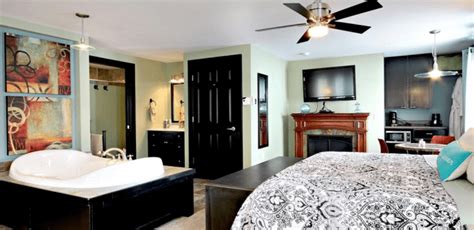 15 Romantic Hotels in Michigan With In Room Jacuzzi And Fireplace