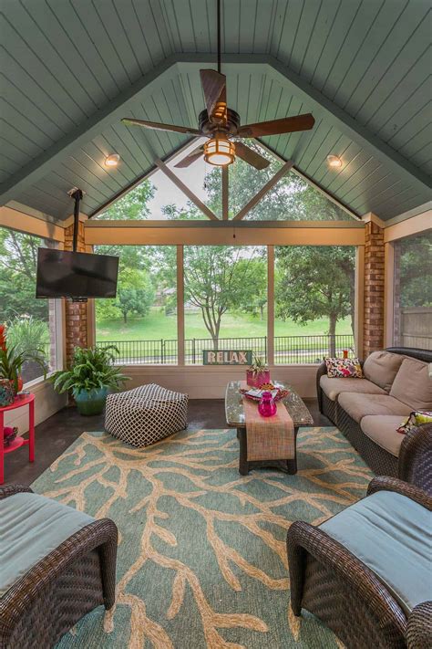 38 Amazingly cozy and relaxing screened porch design ideas