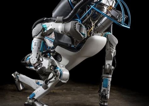 Boston Dynamics Atlas Robot Walks And Jump Across Open Terrain - Geeky ...