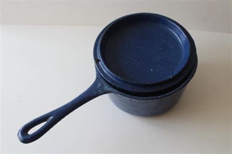 small heavy cast iron pot w/ lid, old blue white speckled enameled cast ...