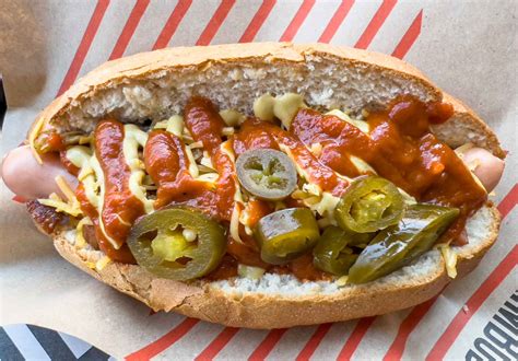 10 Vegan Hot Dogs And Sausages Made For Grilling VegNews | atelier-yuwa ...