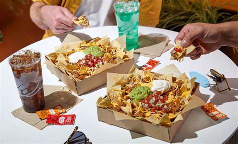 Taco Bell $5 Grande Nachos Box is Coming Back on the Menu Again - Thrillist