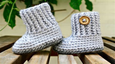 Baby Booties For Newborns ᴴᴰ Simple Crochet Baby Booties For Beginners ...