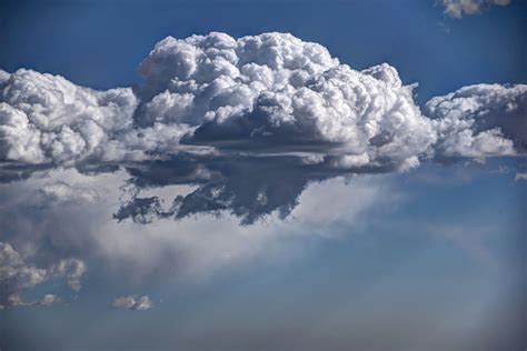 Large Cumulus Cloud | Cumulus clouds, Clouds, Cloud photos