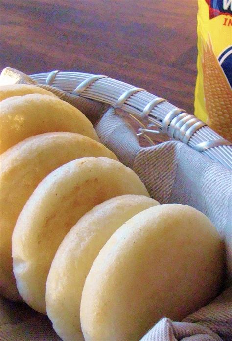 Traditional Venezuelan Arepas Recipe + VIDEO - EnriLemoine