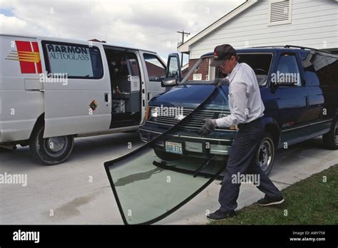 Autoglass repair van hi-res stock photography and images - Alamy