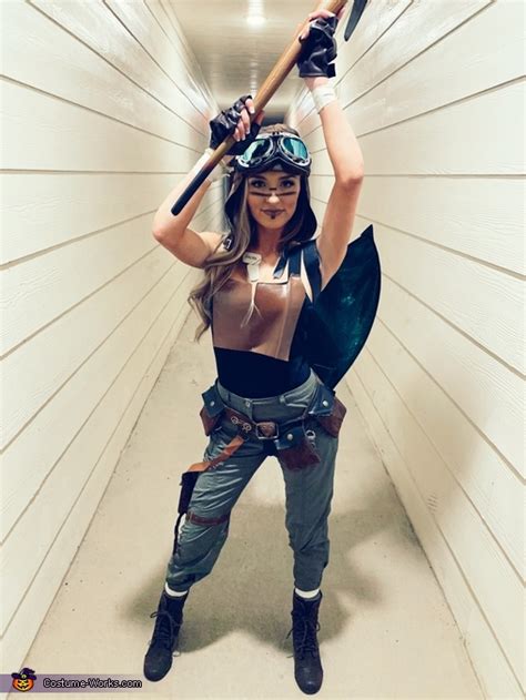 Renegade Raider from Fortnite Battle Royale Costume - Photo 2/2