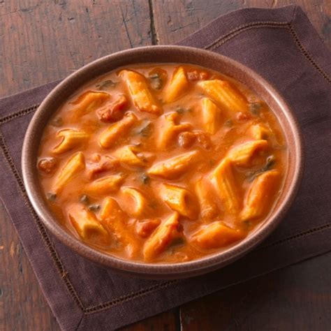 Progresso Traditional Creamy Tomato With Penne Canned Soup, 18.5 oz ...