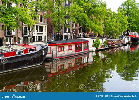 Houseboats On Amsterdam Canal Editorial Image - Image: 27221505