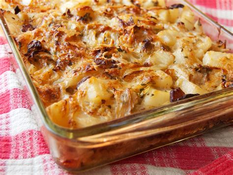 Polish Cabbage, Potato, and Bacon Casserole Recipe