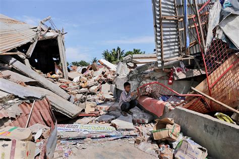 Nearly 100 Dead As Strong Earthquake Rocks Indonesia | Gizmodo Australia