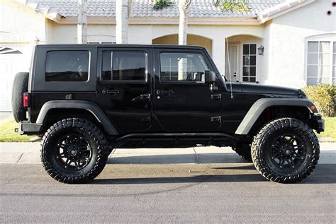 Jeep with black rims