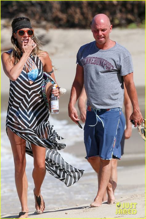 Kenny Chesney Hits the Beach in St. Barts Before the New Year: Photo ...