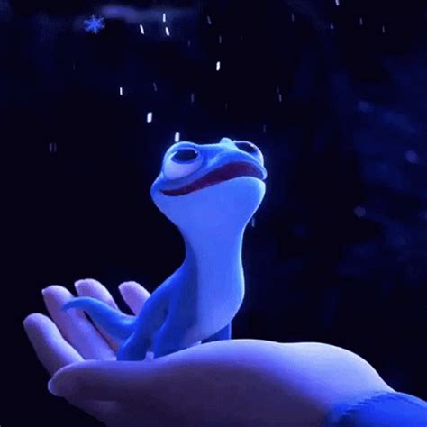 Bruni Frozen GIF - Bruni Frozen Salamander - Discover & Share GIFs