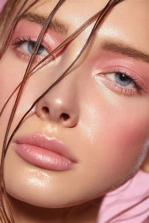 dewy pink beauty look | Monochrome makeup, Monochrome makeup look ...