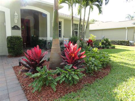 Front Yard Tropical Landscaping Ideas