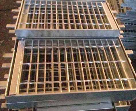 Steel Trench Grates Used as Draining Covers in Waste Water System