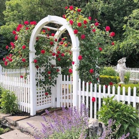 Top 32 White Picket Fence Ideas for 2021 - A Nest With A Yard