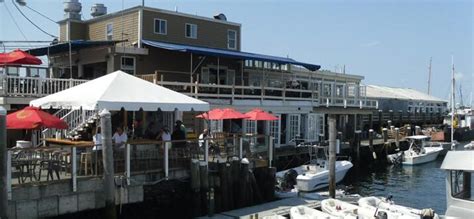 10 Best Waterfront Dining Spots In Newport, Rhode Island | Trip101