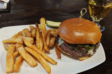 Best Burgers in Portland, OR: 15 Top-Rated Places! (2024)