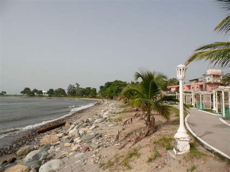 Inician obra para recuperar cuatro kilómetros de playa en La Ceiba