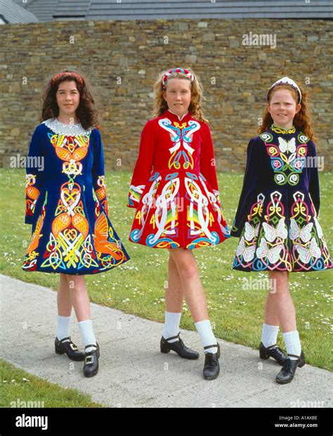 traditional irish dancers in colorful costumes Stock Photo: 3330749 - Alamy