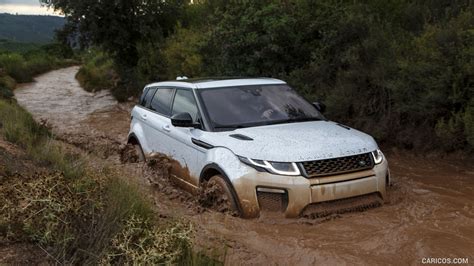 2016 Range Rover Evoque TD4 4WD in Yulong White - Off-Road | HD ...